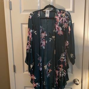 Torrid NWT floral kimono